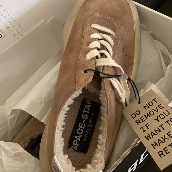 Spacestar Golden Goose Size 42 - Picture 2 of 2